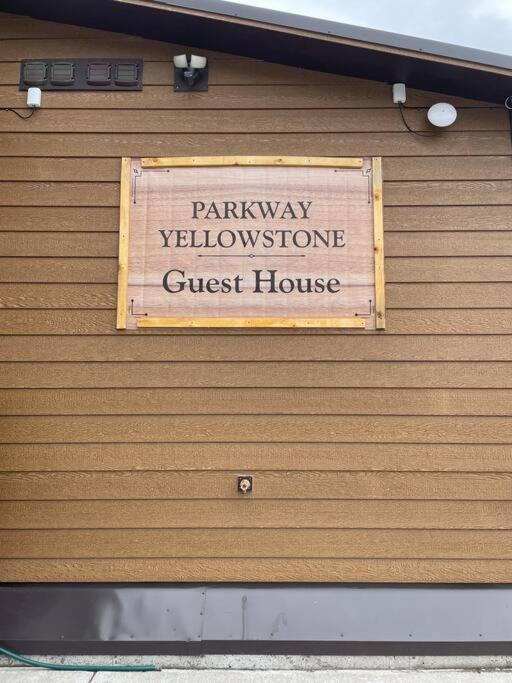 Parkway Yellowstone Riverside Studio #6 Gardiner Exterior photo